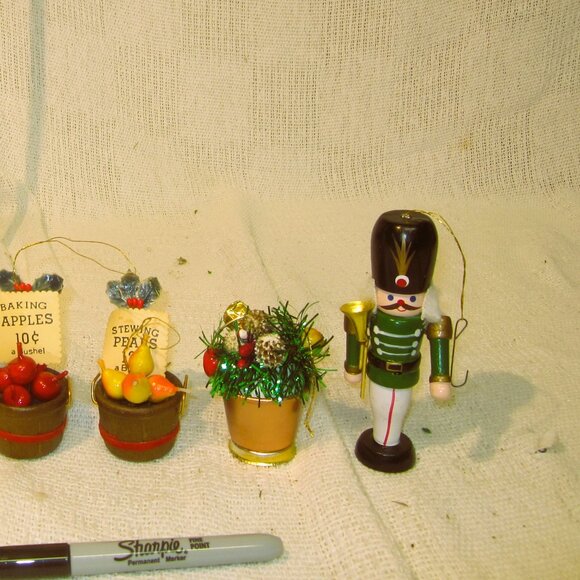 CHRISTMAS ORNAMENTS SET OF 5 ASSORTED ORNAMENTS - Picture 6 of 6